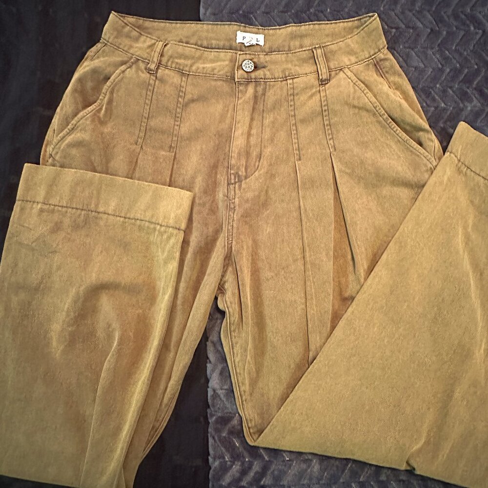 POL pants SIZE Small, pleated trouser light green